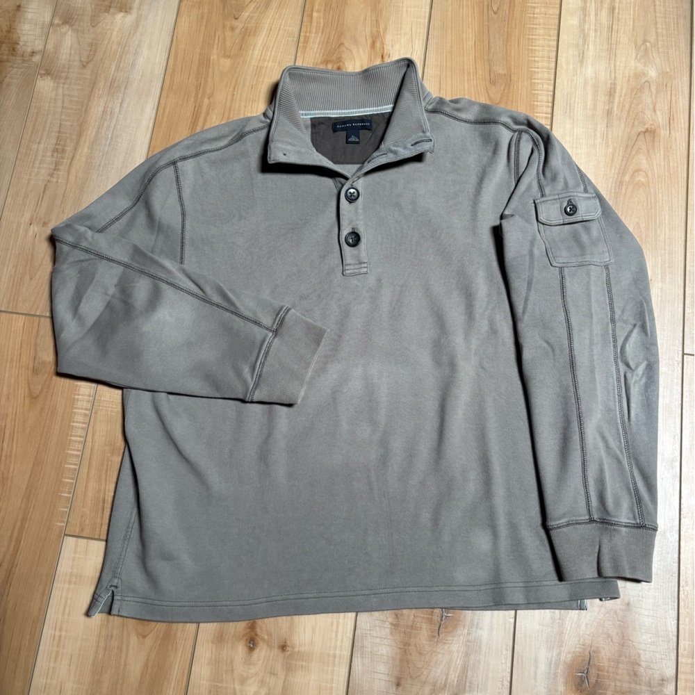 Banana Republic Men's Casual Gray Button Down Shirt
